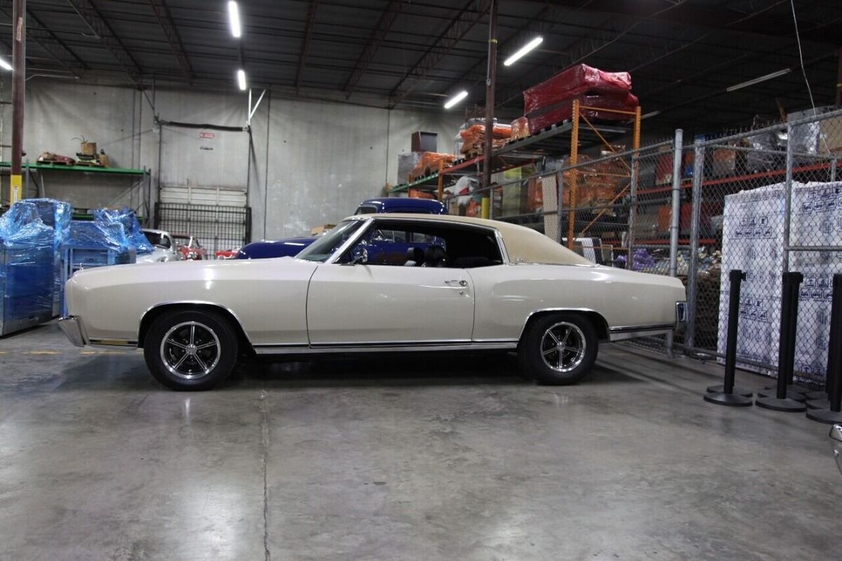 1971 Chevrolet Monte Carlo deluxe interior with big block 402 - photo 13