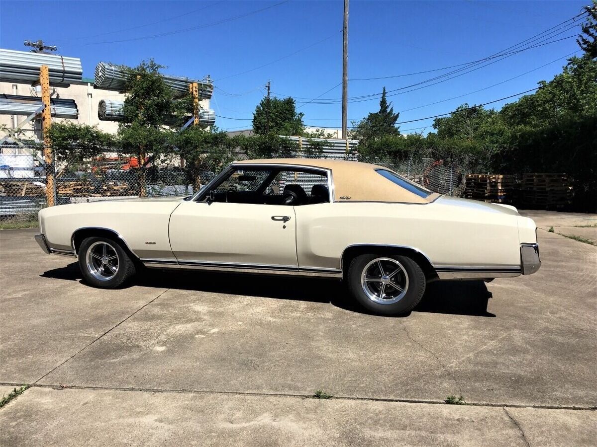 1971 Chevrolet Monte Carlo deluxe interior with big block 402 - photo 2