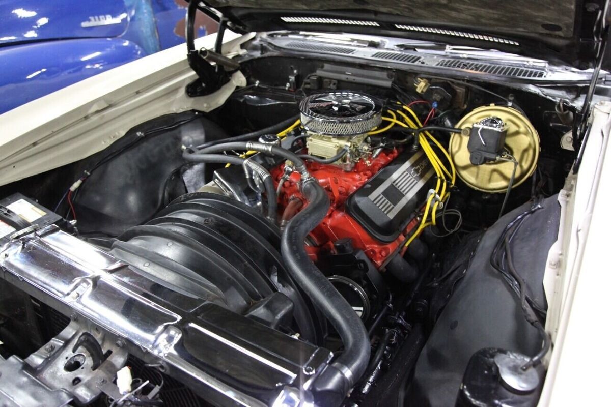 1971 Chevrolet Monte Carlo deluxe interior with big block 402 - photo 7