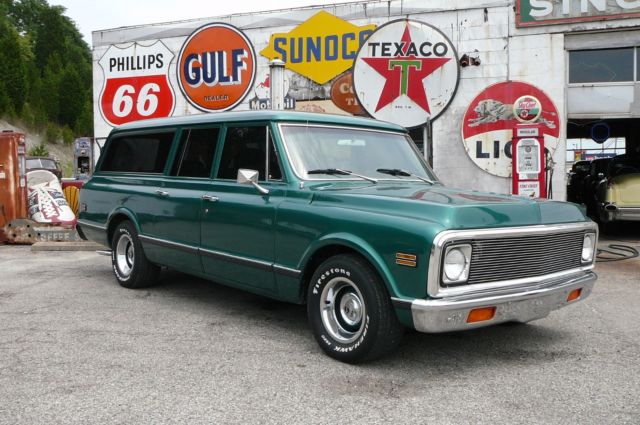 1971 Chevrolet Suburban 3 door 1972 Hot street rod c-10 Retromod Corvette motor 1971 Chevrolet Suburban 3 Door