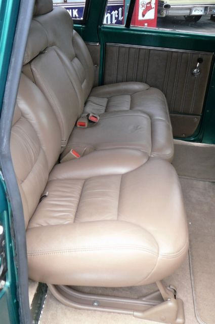 1971 Chevrolet Suburban 3 Door - photo 11