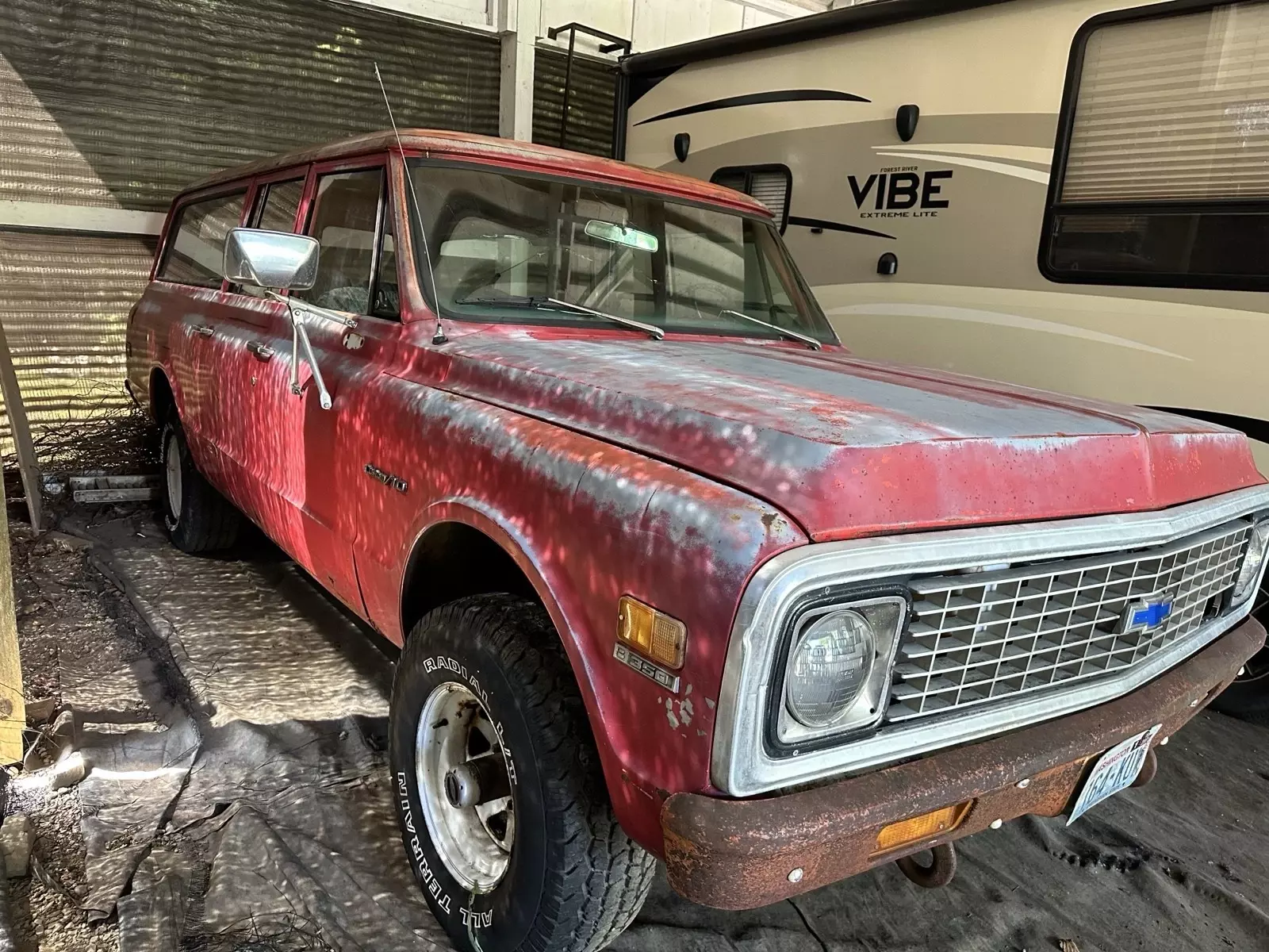 1971 Chevrolet Suburban 4x4 1/2 ton BARN DOOR C10 K5 K20 - photo 2