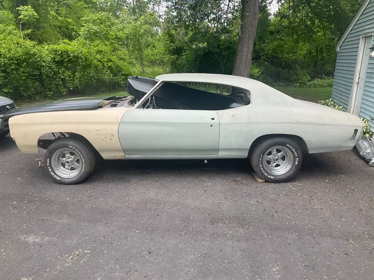 1971 chevy chevelle malibu coupe, roller, no motor or transmission 1971 Chevrolet Chevelle