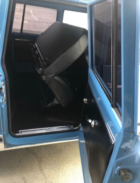 1971 Chevrolet Suburban 2WD - photo 10