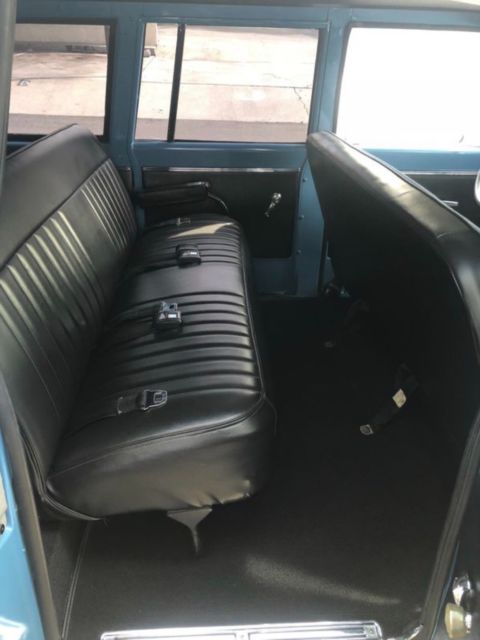 1971 Chevrolet Suburban 2WD - photo 9