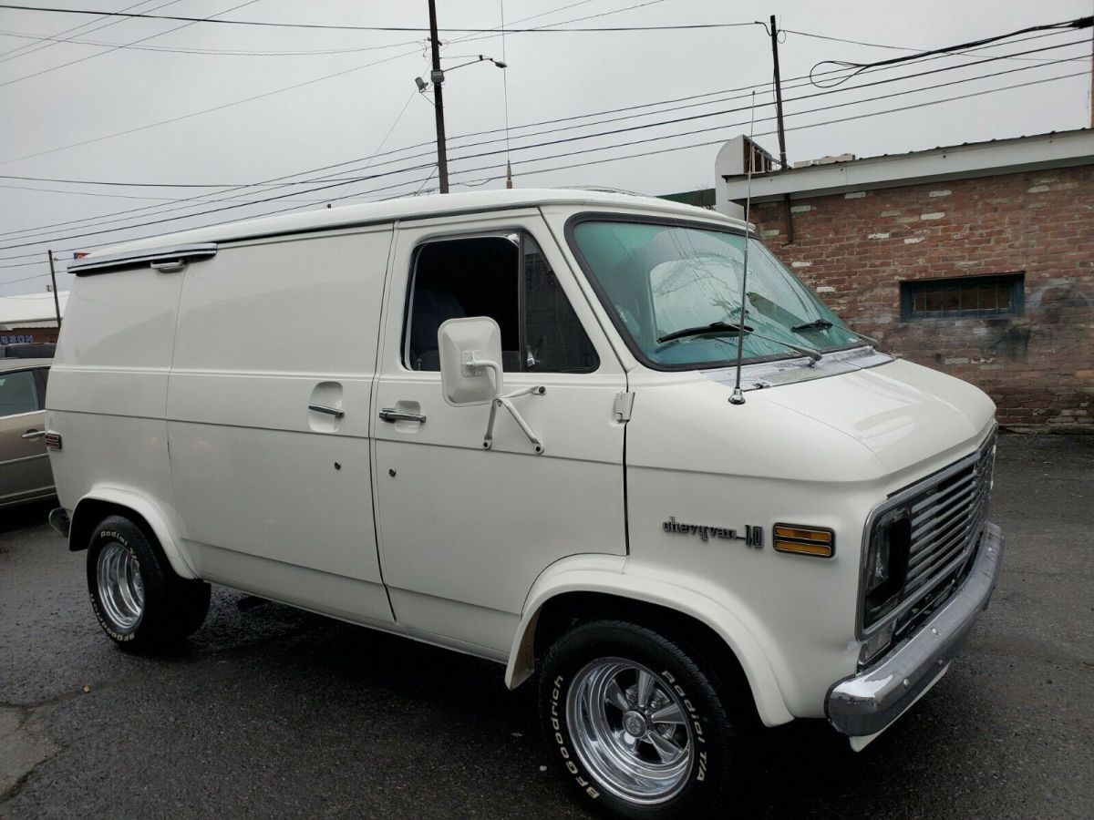 1971 Chevrolet G20 Van ORIGINAL SHORTY VAN G10 84,000 ACTUAL MILES 1 OWNE - photo 10