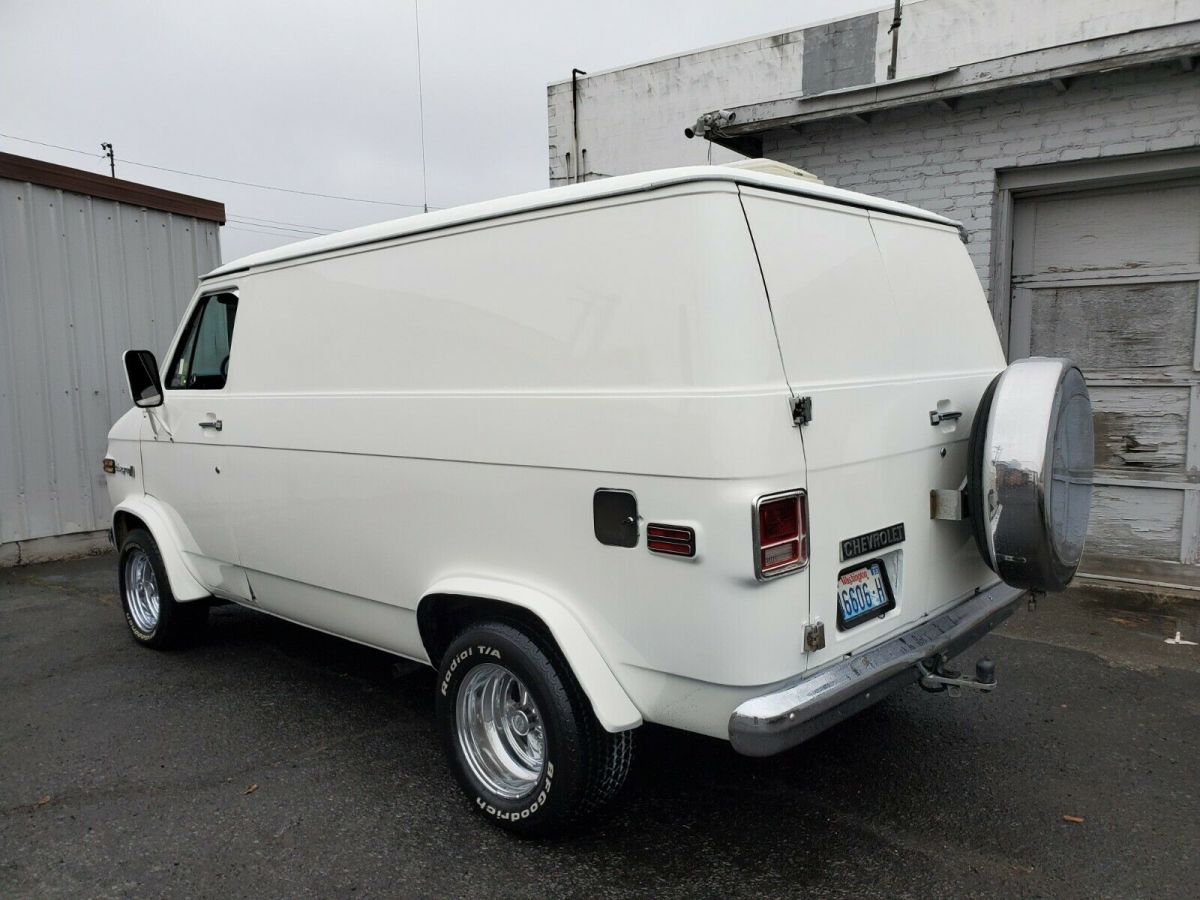1971 Chevrolet G20 Van ORIGINAL SHORTY VAN G10 84,000 ACTUAL MILES 1 OWNE - photo 6