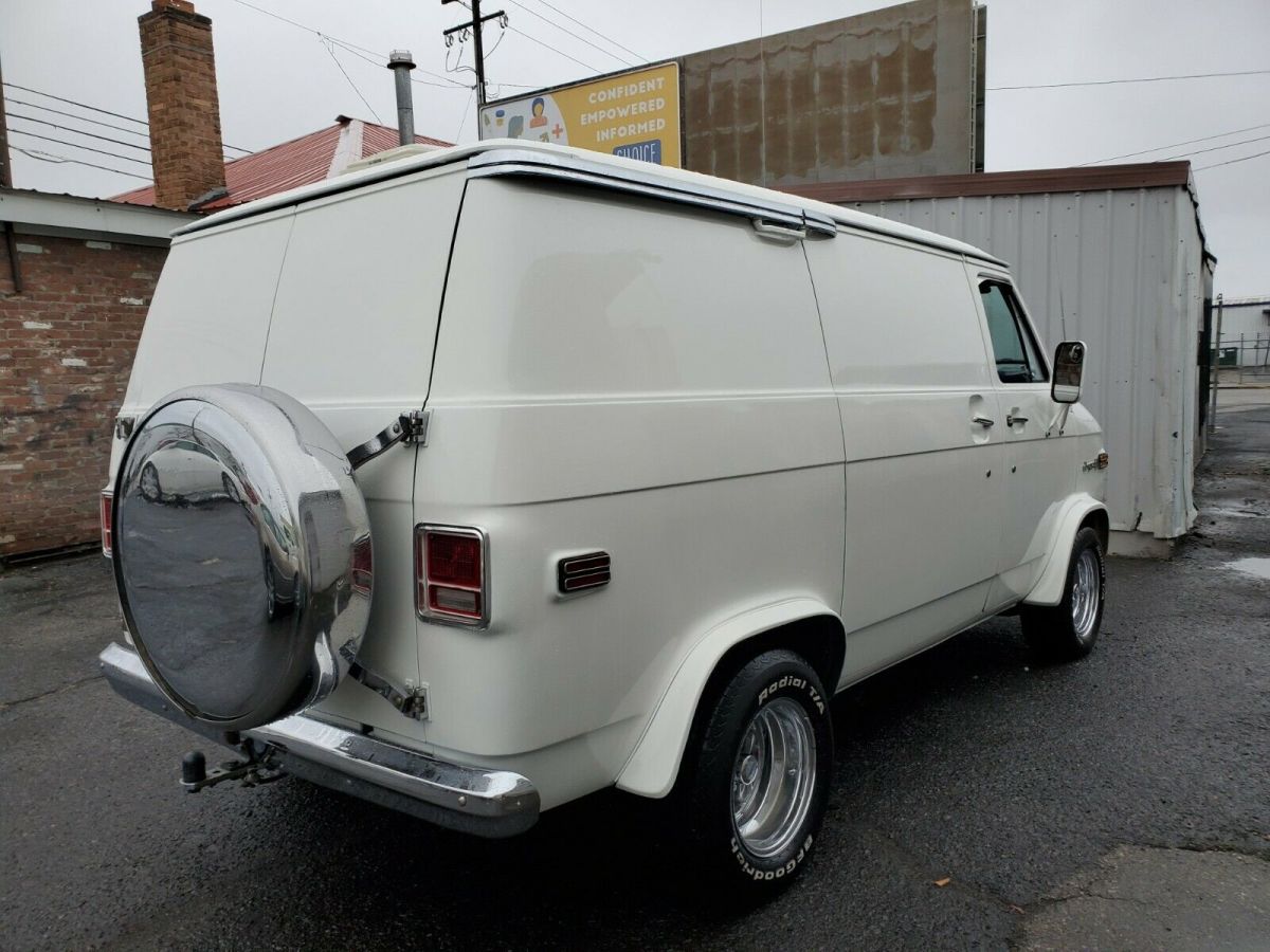 1971 Chevrolet G20 Van ORIGINAL SHORTY VAN G10 84,000 ACTUAL MILES 1 OWNE - photo 8