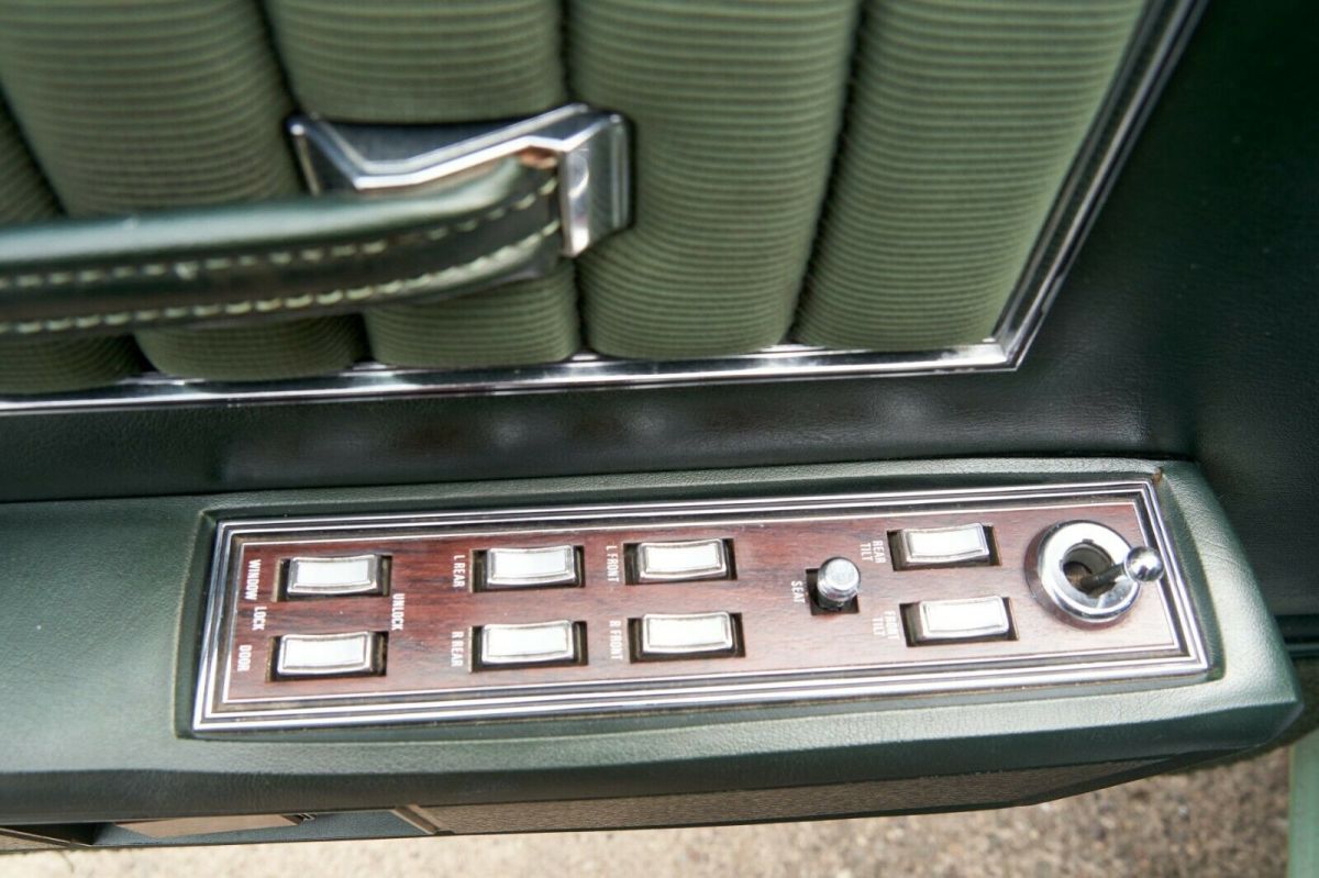 1971 Lincoln Continental - photo 8