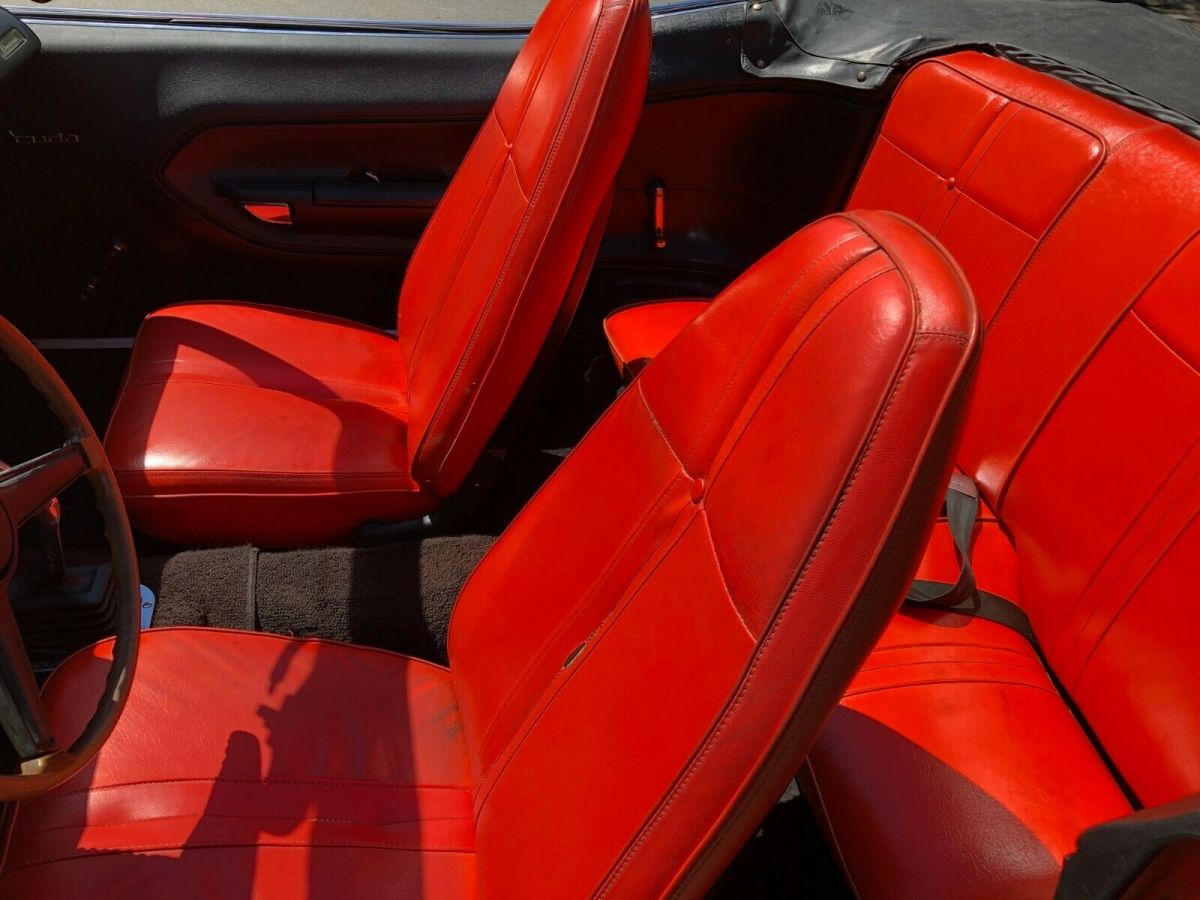 1971 Plymouth Barracuda super rare two tone orange and black interior - photo 10