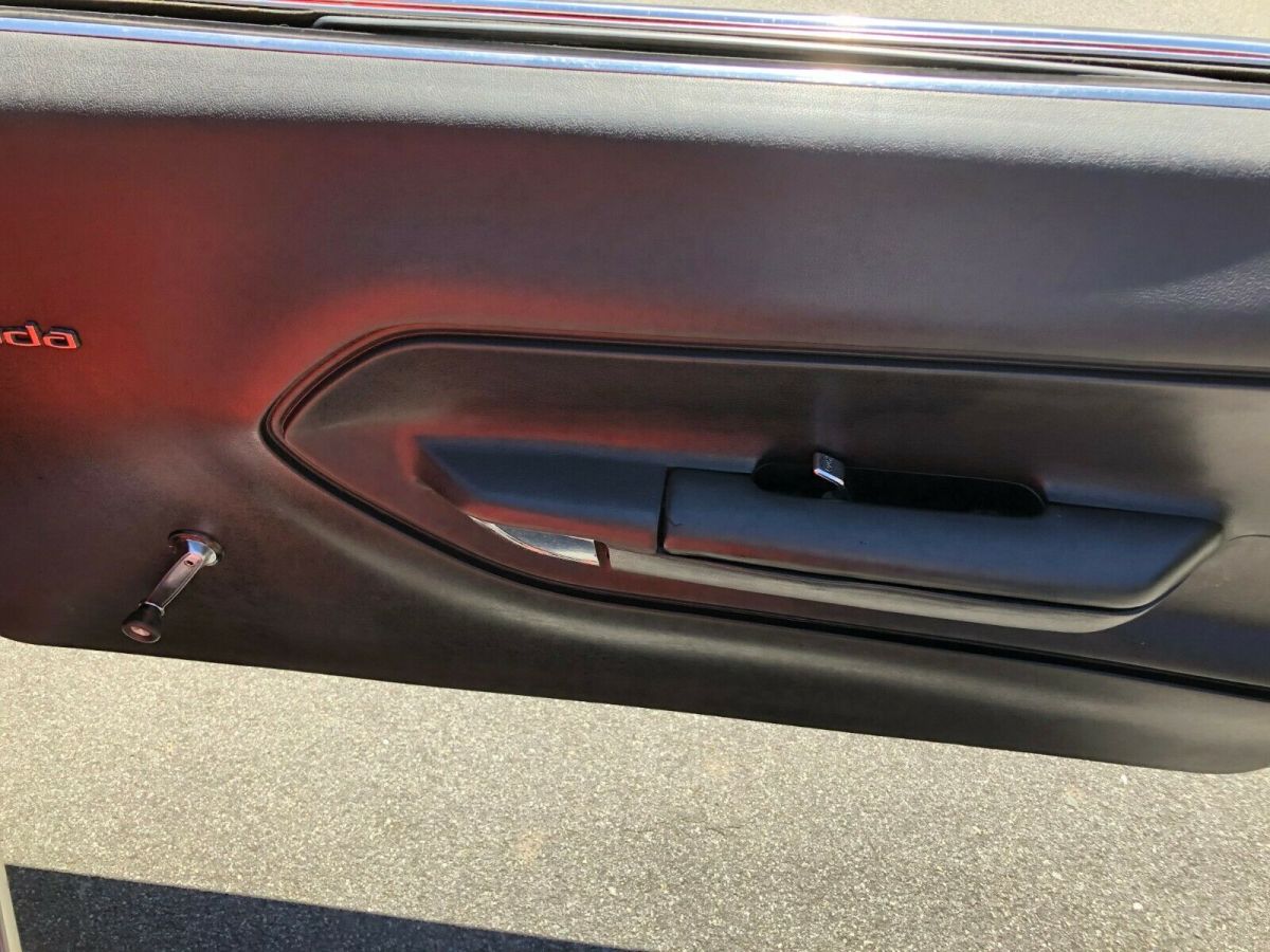 1971 Plymouth Barracuda super rare two tone orange and black interior - photo 8
