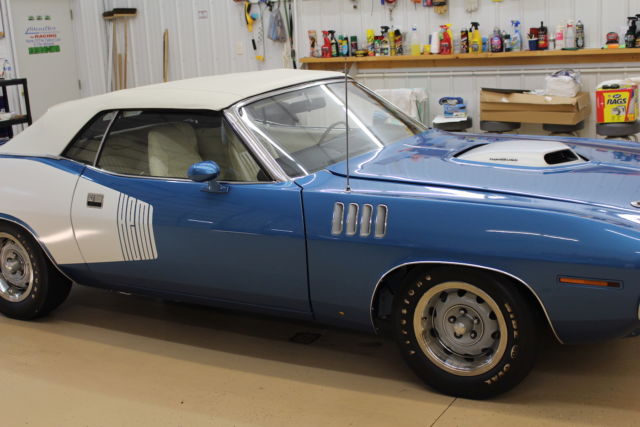 1971 Cuda Convertible Hemi 4 speed Dana 4 wheel disc brakes 1971 Plymouth Barracuda Hemi convertible 4 speed