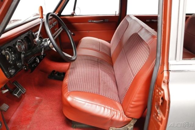 1971 GMC Suburban Custom - photo 4
