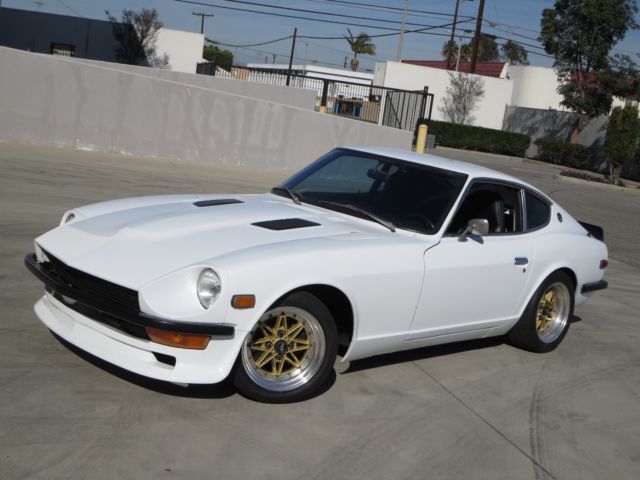 1971 Datsun 240Z L24 with 5 Speed Straight Body! Runs great! 1971 Datsun Z-Series