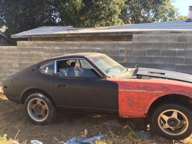 1971 Datsun Z-Series 240z Rolling Shell California Project body vented hood 1971 Datsun Z-Series 240z