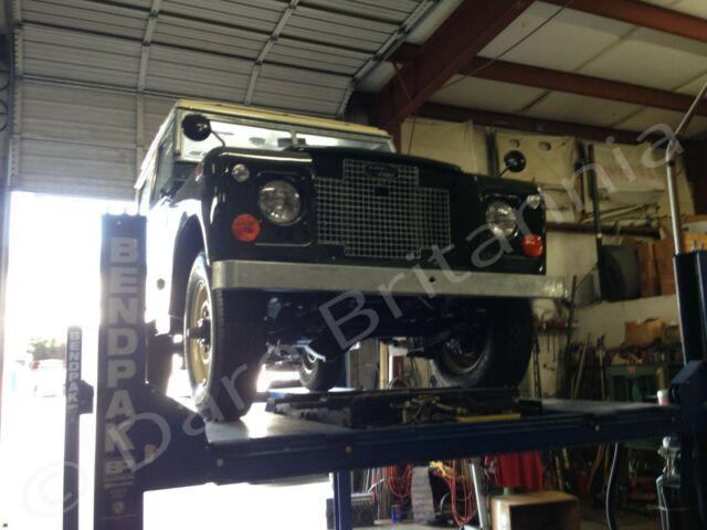1971 Land Rover Deluxe Safari Station Wagon Short Wheelbase - photo 3