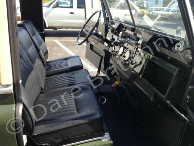 1971 Land Rover Deluxe Safari Station Wagon Short Wheelbase - photo 5