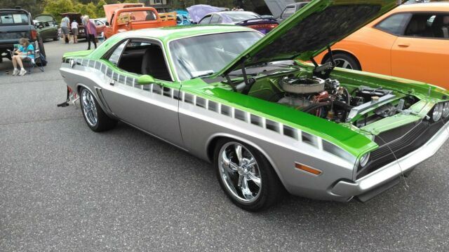 1971 Dodge Challenger joey 828 289-2182 1971 Dodge Challenger custom