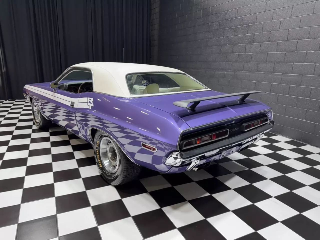 1971 Dodge Challenger R/T 440 6 PACK REAL V CODE RESTORED! - photo 12
