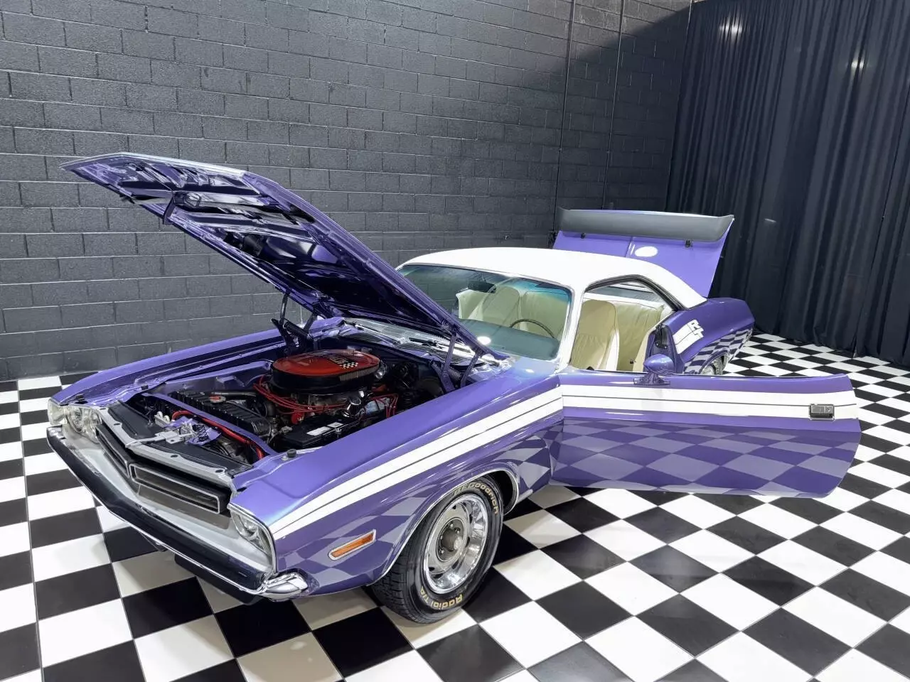 1971 Dodge Challenger R/T 440 6 PACK REAL V CODE RESTORED! - photo 9