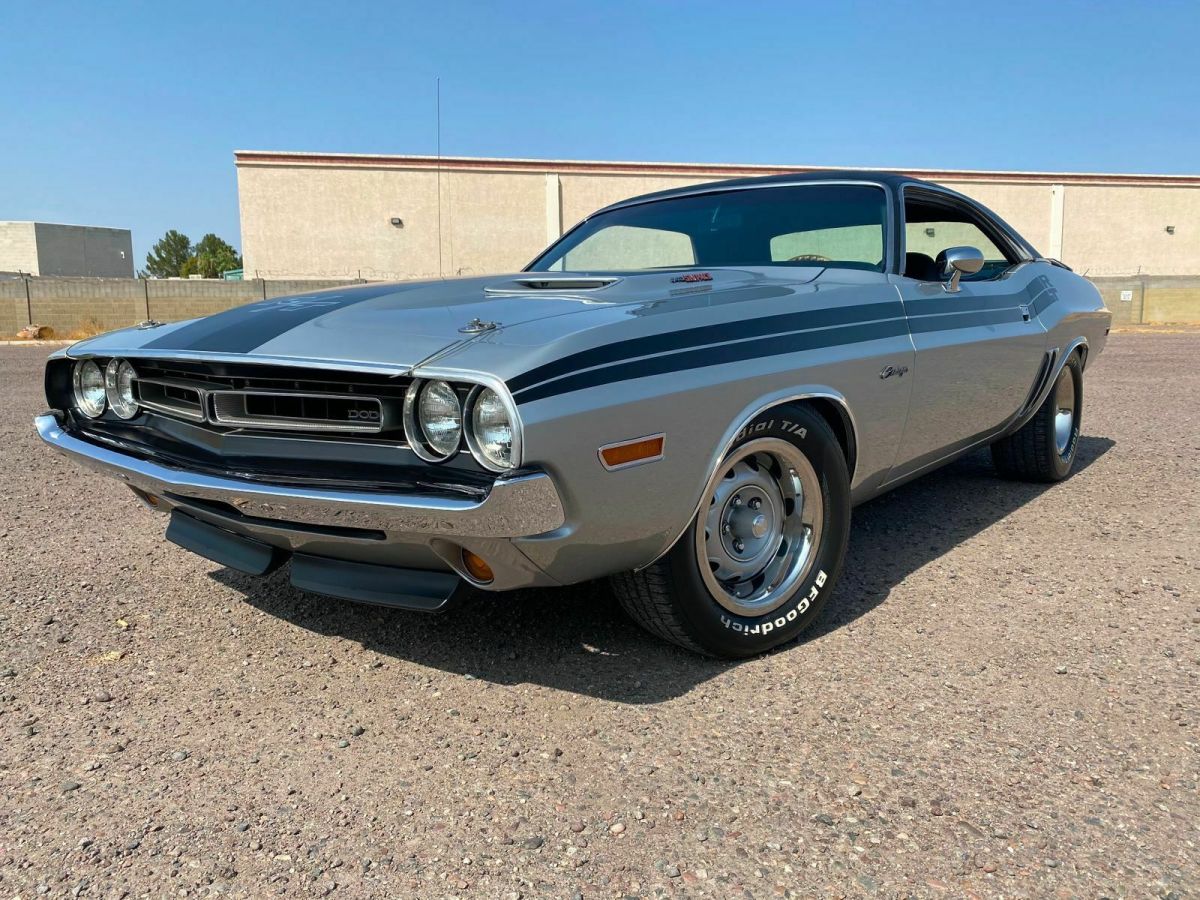 1971 Dodge Challenger R/T 440-6 Re-Creation 1971 Dodge Challenger R/T 440-6