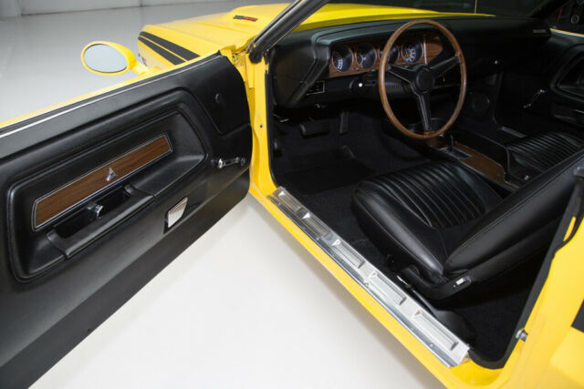 1971 Dodge Challenger RT Yellow Rotisserie Car - photo 10