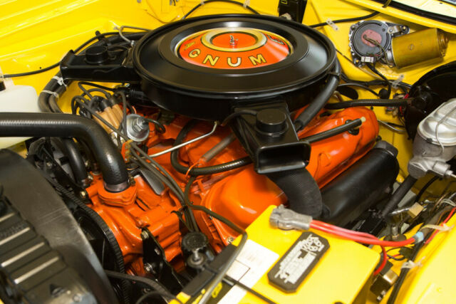1971 Dodge Challenger RT Yellow Rotisserie Car - photo 6