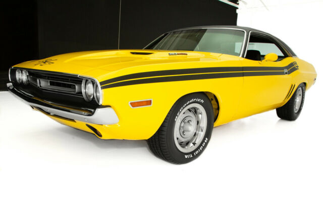 1971 Dodge Challenger RT Yellow Rotisserie Car - photo 8