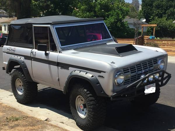 1971 Ford Bronco 3 Speed 302 with 5 inch Lift on Mickey Thompson 35's 1971 Ford Bronco 2