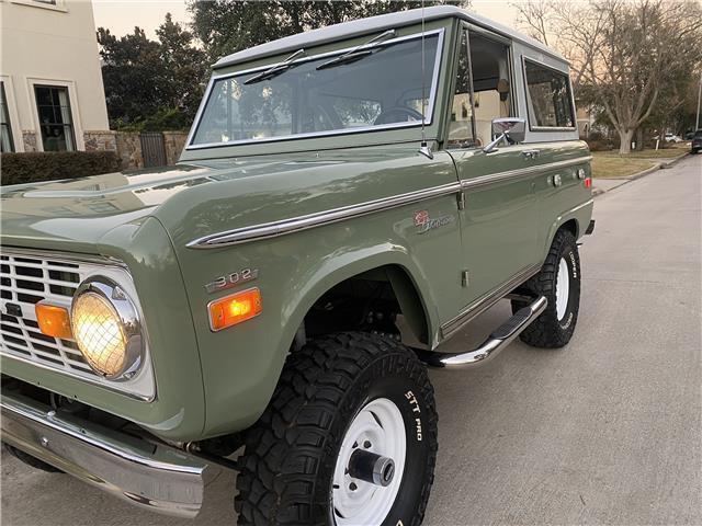 1971 Ford Bronco 1971 Bronco, 302 V8, Auto, AC, REMARKABLE! - photo 4