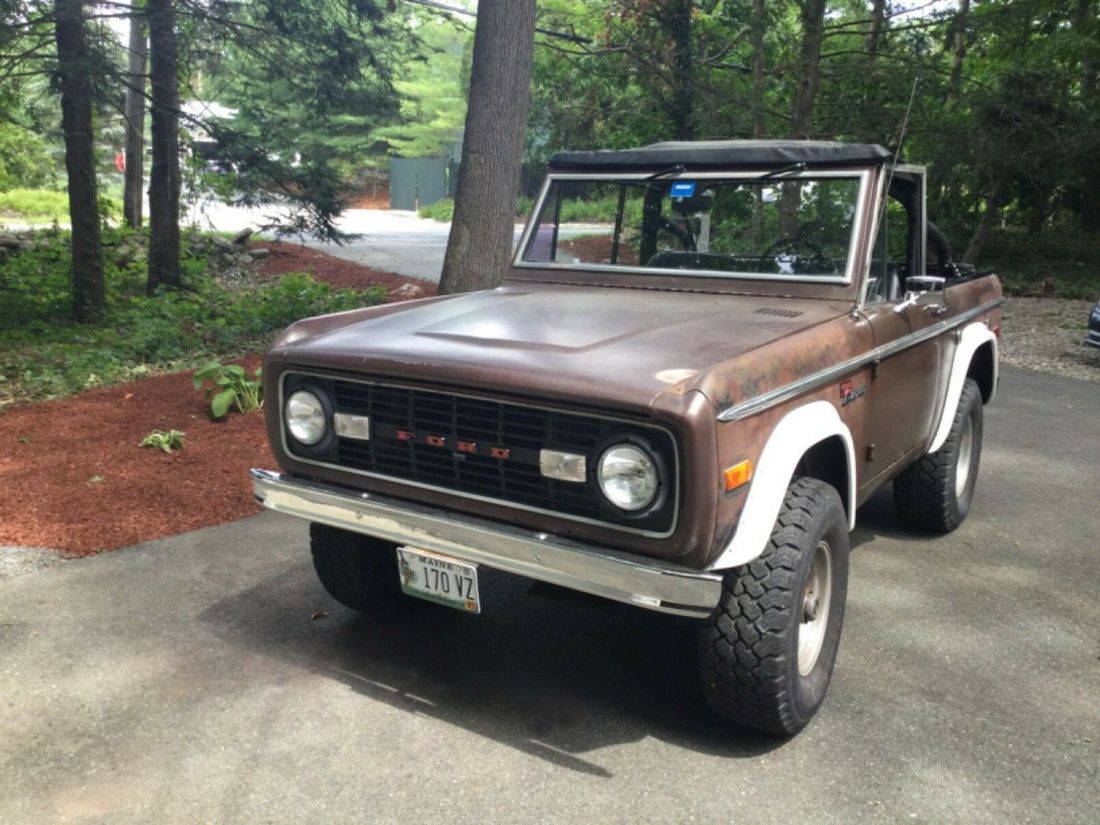1971 Ford Bronco sport. From Southern California. Body in great condition. 1971 Ford Bronco sport