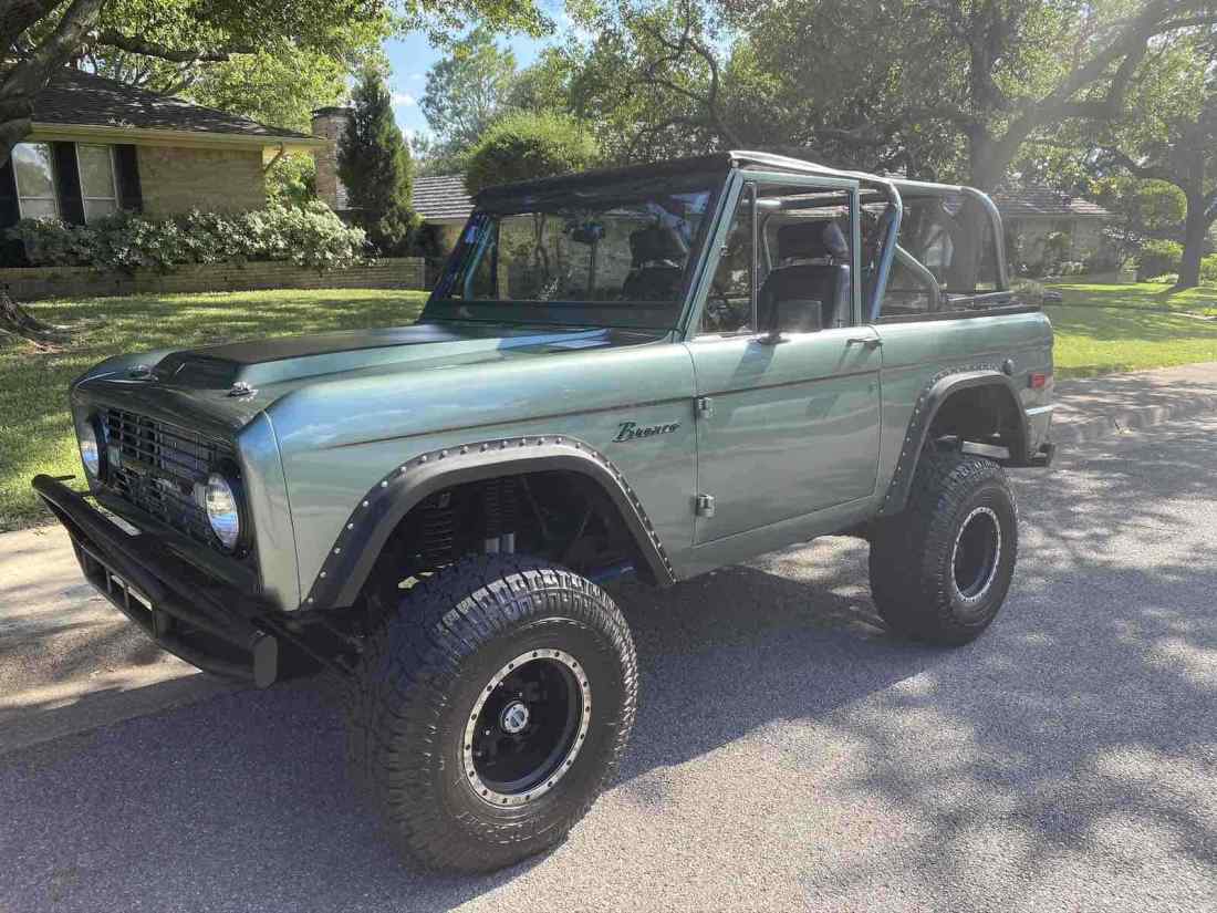 1971 Ford Bronco SUV Grey 4WD Automatic Premium 1971 Ford Bronco Premium