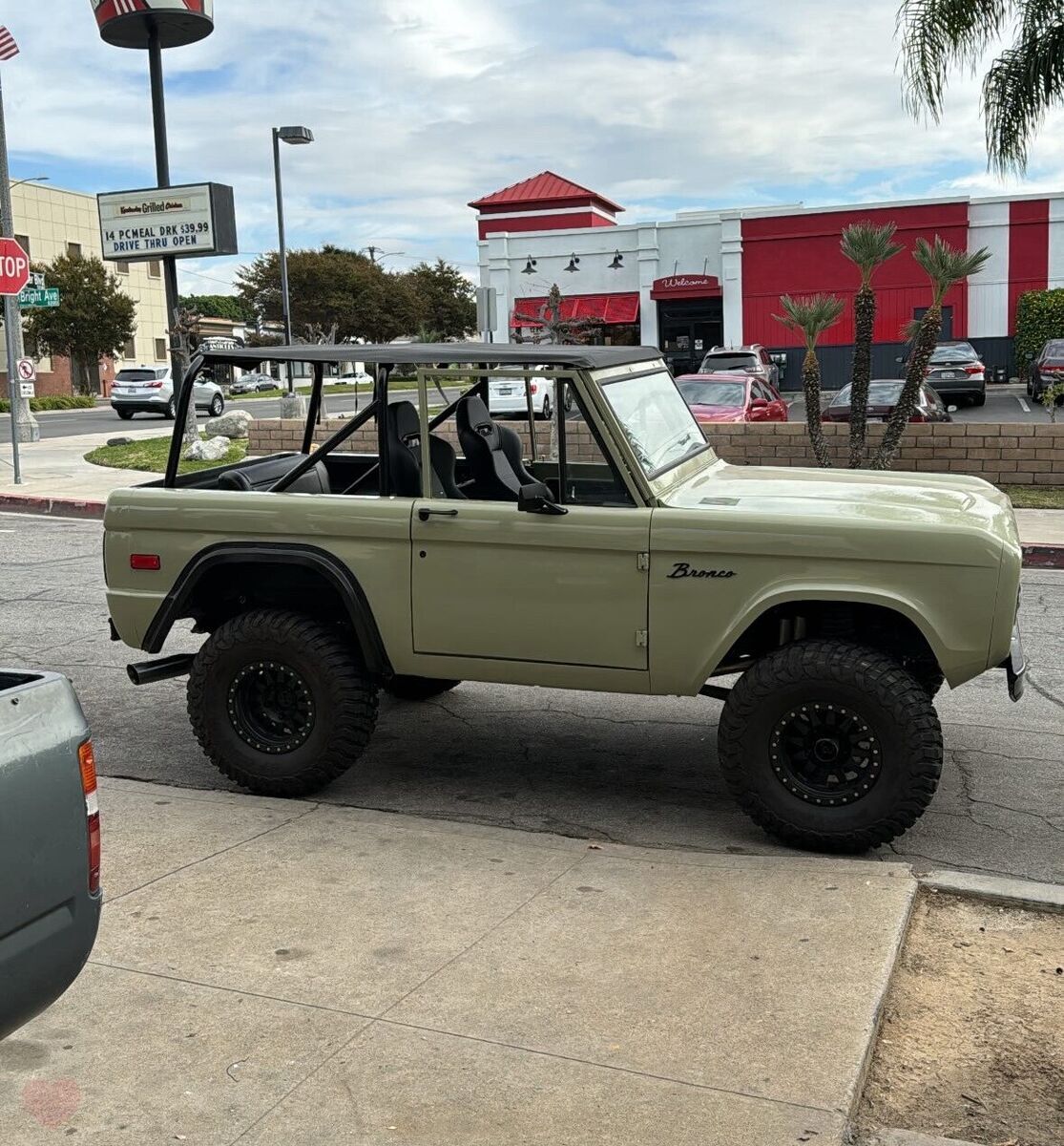 1971 Ford Bronco Wagon Green 4WD Automatic black 1971 Ford Bronco black