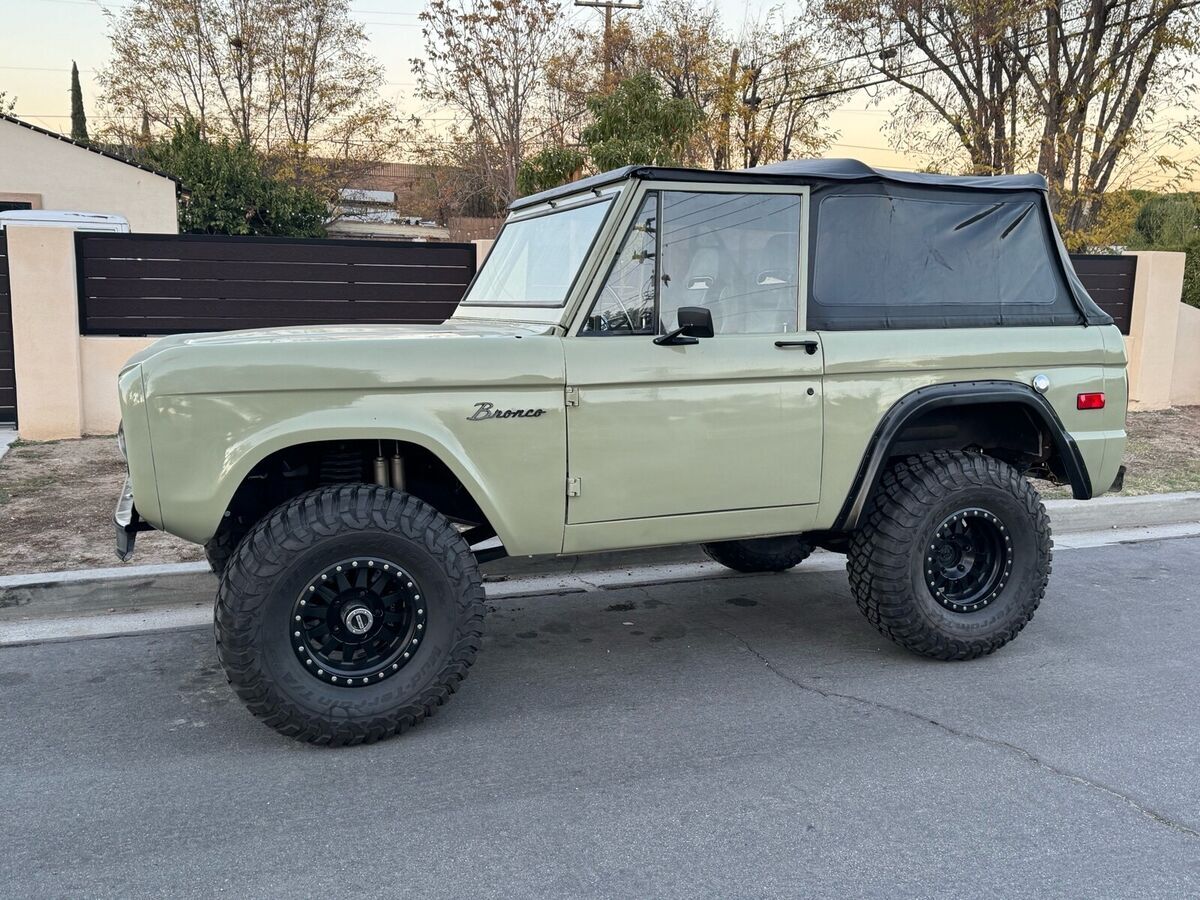 1971 Ford Bronco black - photo 2