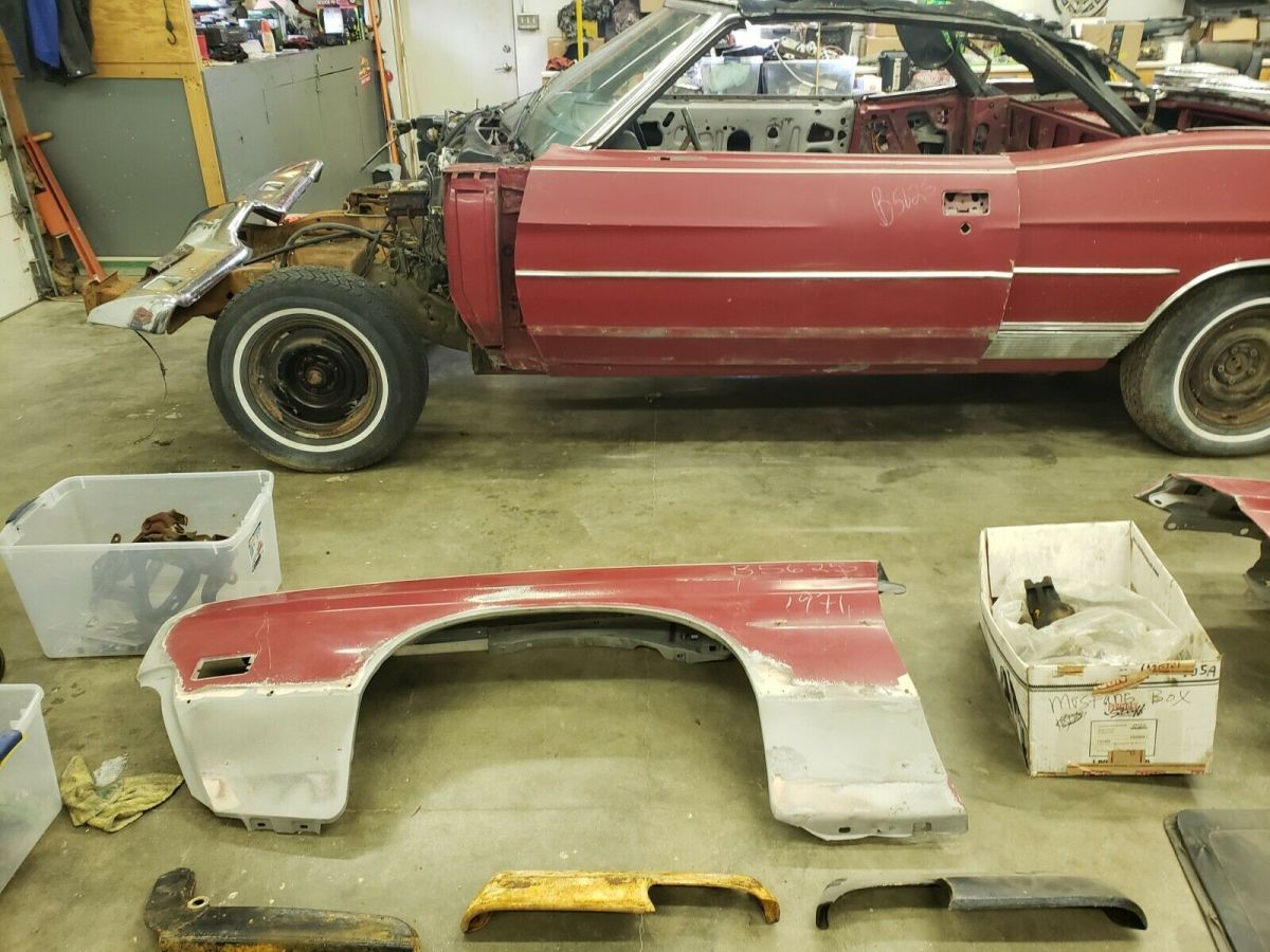1971 Ford LTD Convertible Southern Parts car Roller no engine was 429. 1971 Ford LTD