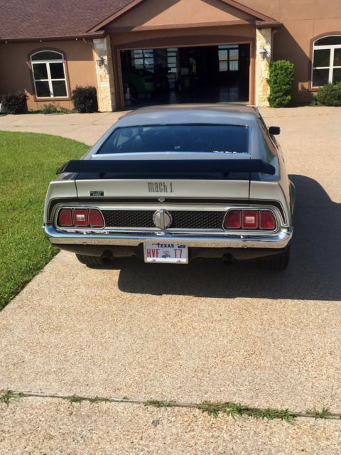 1971 Ford Mustang Mach I Sportsroof Built August 25, 1970 1971 Ford Mustang Mach I Sportsroof