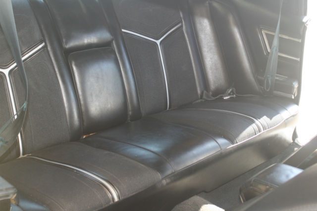 1971 Ford Thunderbird 2 Door Coupe with Black Vinyl Top - photo 11
