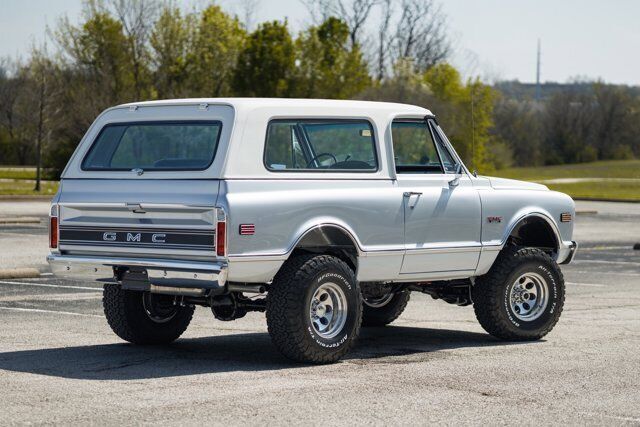 1971 GMC Jimmy 4x4 Full Rotisserie Frame Off Restoration - photo 10