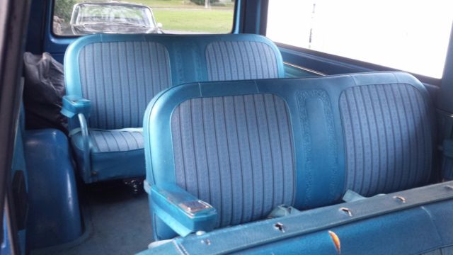 1971 GMC Suburban - photo 5