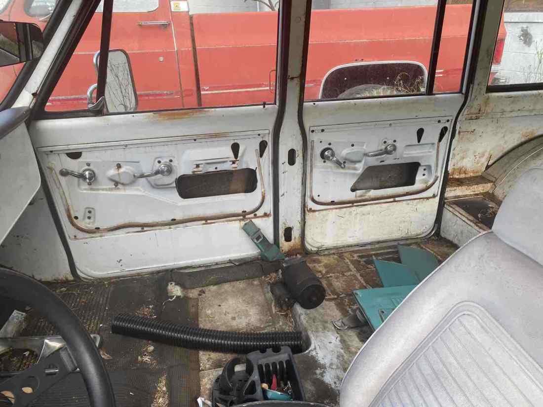 1971 GMC Suburban 3 Door - photo 10