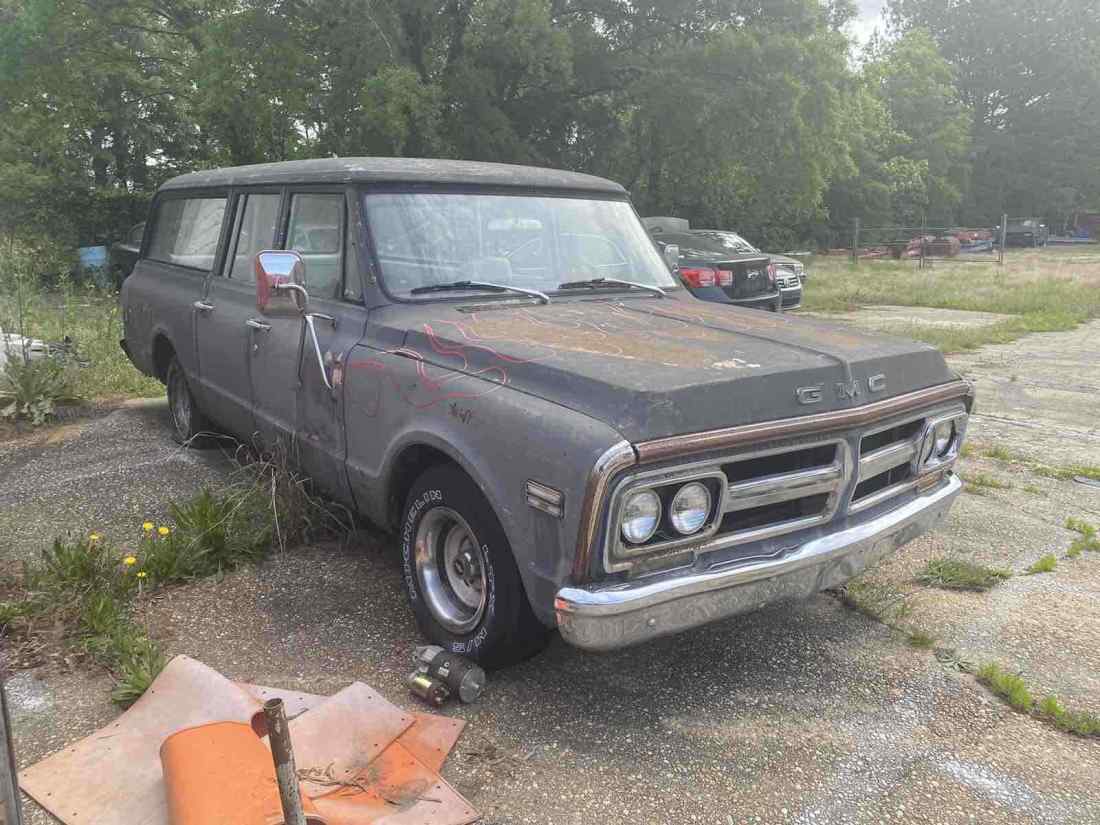 1971 GMC Suburban 3 Door - photo 2