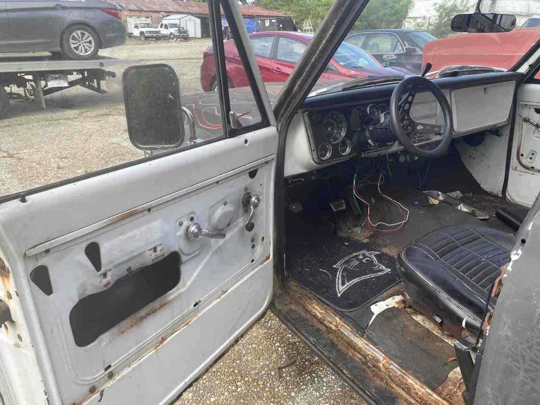 1971 GMC Suburban 3 Door - photo 9