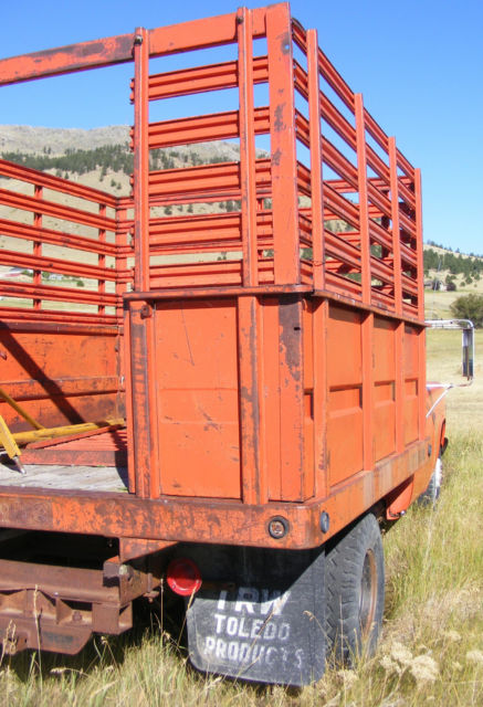 1971 International Harvester 1310 Stock Truck Dually - photo 3