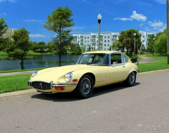 1971 Jaguar XK Powered by 257.5 Cu In V12 4 SU Carbs 3 speed automatic - photo 3