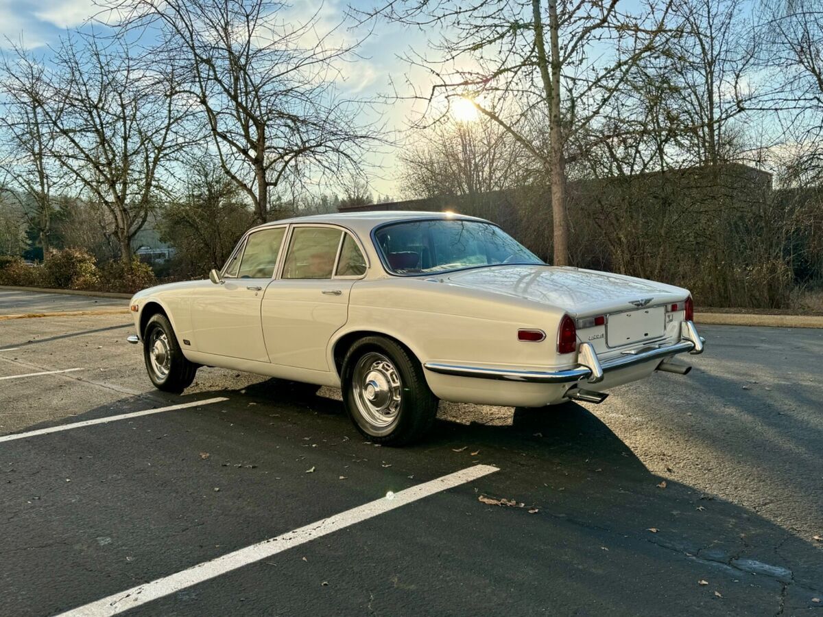 1971 Jaguar XJ XJ - photo 3