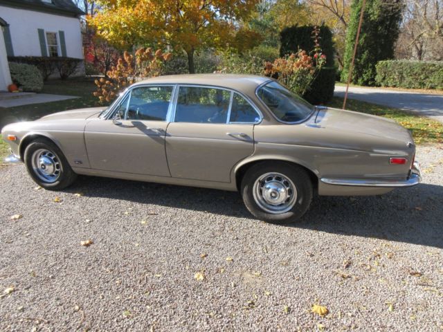 1971 Jaguar XJ6 - photo 2