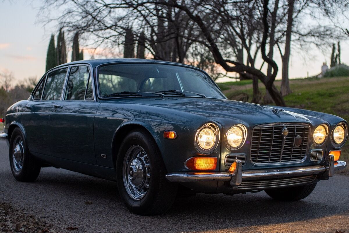 1971 Jaguar XJ - photo 6