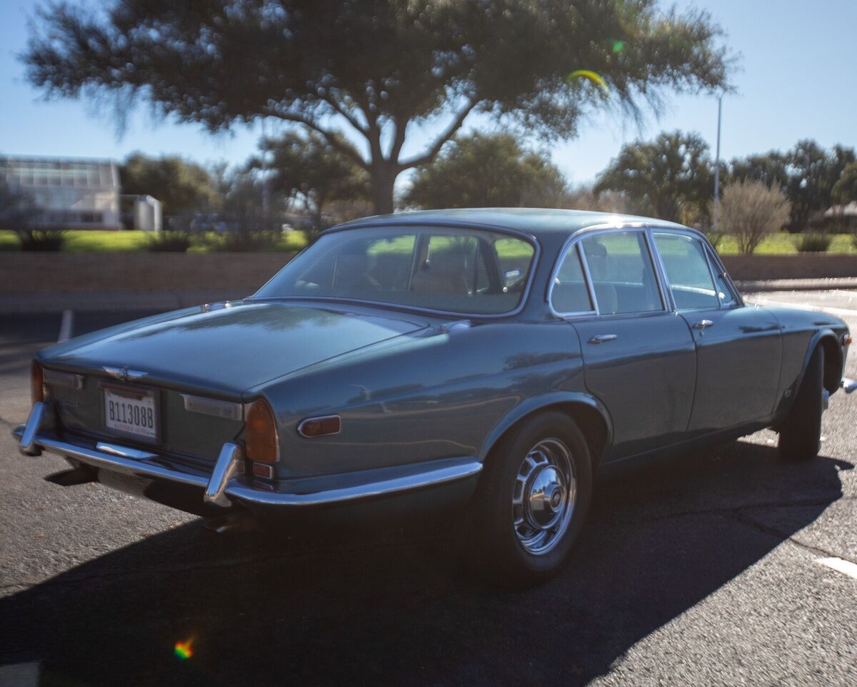 1971 Jaguar XJ - photo 9