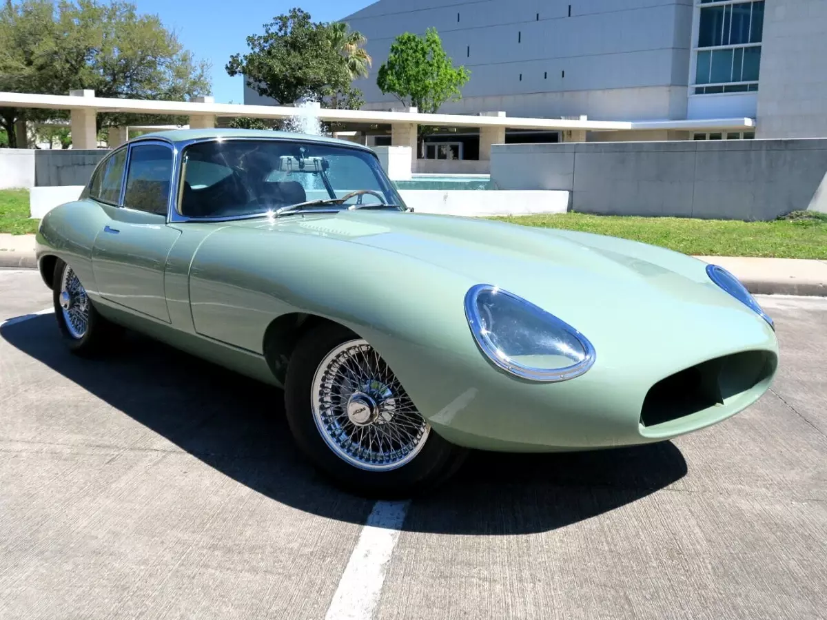 1971 Jaguar XKE, Willow Green, 4 Speed , Award Winner! 1971 Jaguar XK