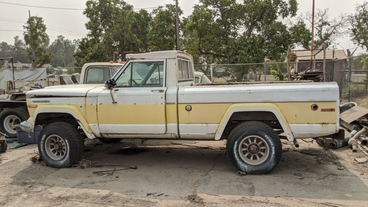 1971 Jeep J2000 - photo 2